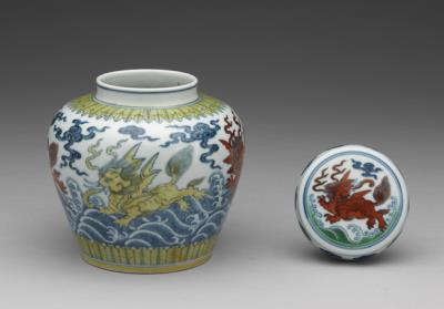 图片[2]-Covered jar with flying horses above waves in tou-ts’ai colors, t’ian(heaven) characters mark, Ch’eng-hua reign (1465-1487), Ming dynasty-China Archive